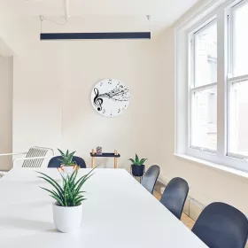 Hodiny nástěnné skleněné bílé s černým houslovým klíčem a notami 38cm