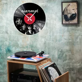 Hodiny nástěnné vinylové černé Iron Maiden
