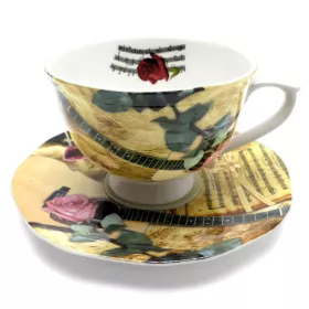 Hrnek porcelánový bílý s podšálkem s akustickou kytarou, notami a růží