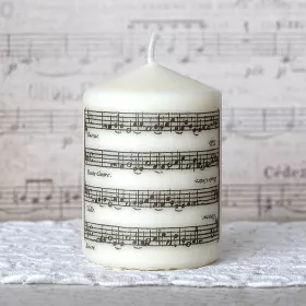 Svíčka oválná bílá přírodní s notami a partiturou II 8x6 cm