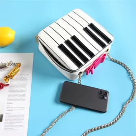 Taška nákupní černá se zlatým houslovým klíčem a All I need is music