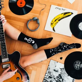 Ponožky černobílé houslový klíč s notami