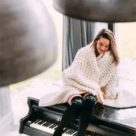 Nadkolenky černobílé noty