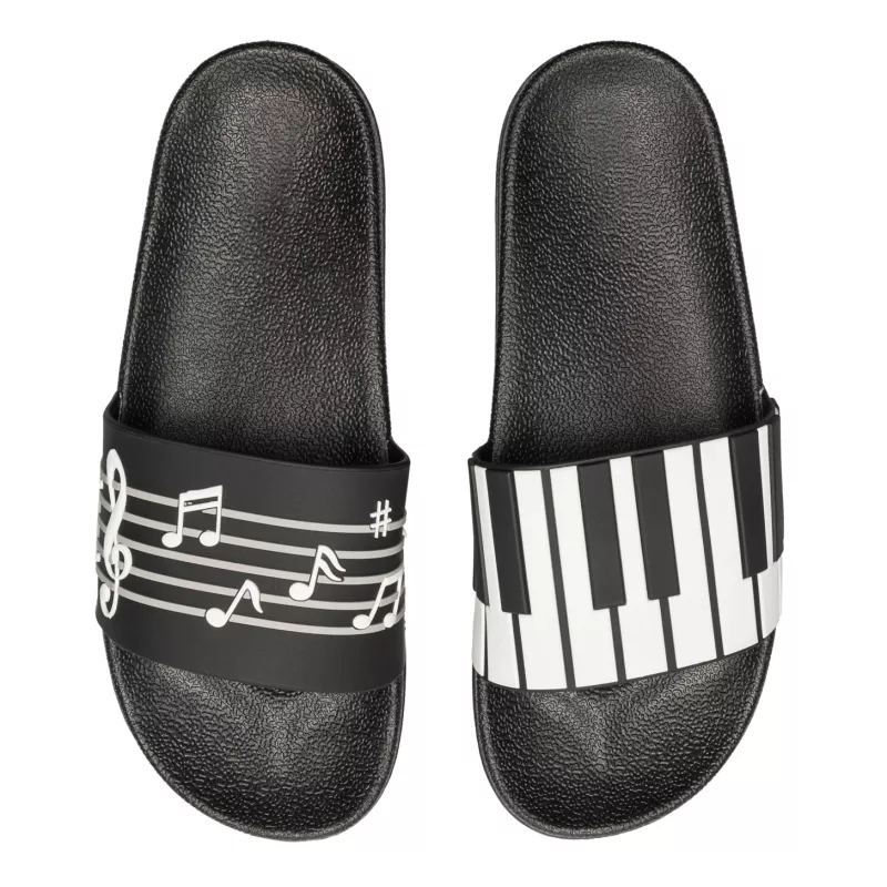 Pantofle černé s bílou klaviaturou, houslovým klíčem a notami