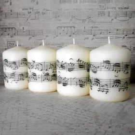 Svíčky oválné bílé přírodní s notami a partiturou Bach sada 4ks 8×6 cm
