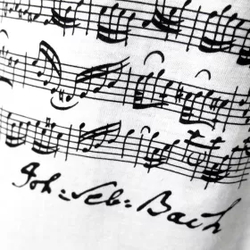 Tričko bílé s černou partiturou Bach